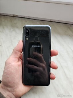 Rozbité telefony. - 8