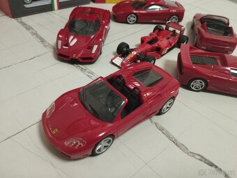 Modely Ferrari 1:38 Shell - 8