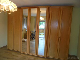 7 dvéřová šatní skříň se zrcadli, buk masiv - 8