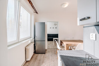 Prodej bytu 3+1 s balkonem, Hodonín – Národní třída - 8