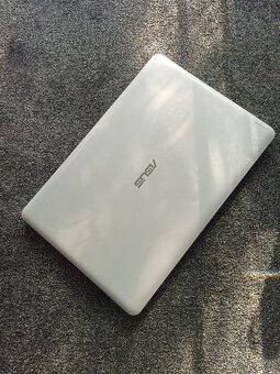 Asus R517N na náhradní díly - 8