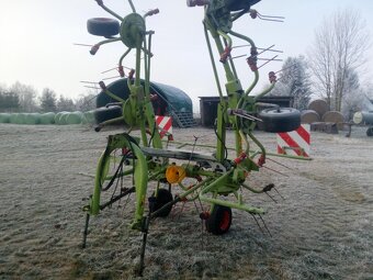 Obraceč sena a píce CLAAS VOLTO 640 - 8