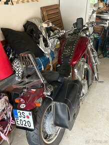 Suzuki Intruder 750 - 8