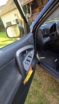 Toyota Rav 4, 2.2 D - 8
