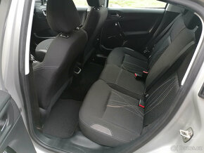 Peugeot 208 1,2 - 8