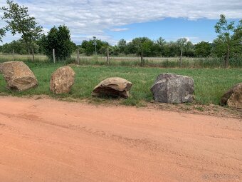 Soliterní kámen - 8