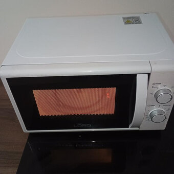 Mikrovlnná trouba – jako nová - 8