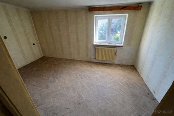 Rodinný dům se zahradou - 8