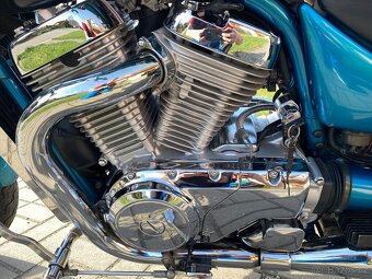 Suzuki VS800 Intruder - 8