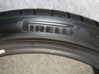 2x -- 225/40 R19 Letní pneu Pirelli Pzero -- - 8