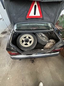 Mercedes-Benz 250D sedan rok 1990 - 8