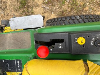 Zahradni trakturek John Deere - STX 38 - 8
