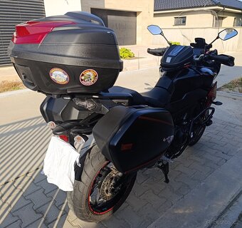 Yamaha - 8