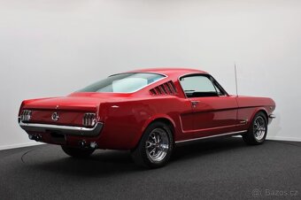 Ford Mustang Fastback 289 V8 C-Code 1965 – zrestaurovaný - 8