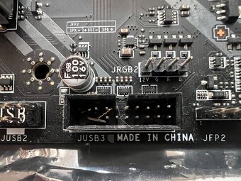 MSI MAG B550 TOMAHAWK - 8