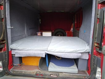 opel Vivaro - 8