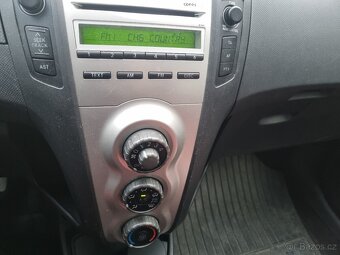 Toyota Yaris, 1.3 VVTi 64kw 1.majitel Klima - 8