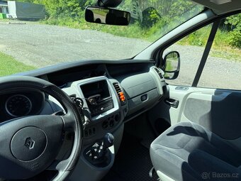 renault trafic 2014 long 8 míst - 8