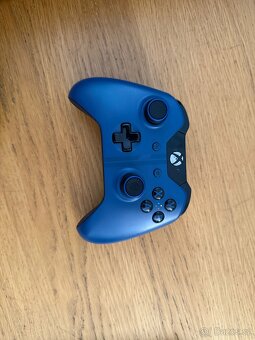Xbox One 1TB Forza Limited Edition - 8