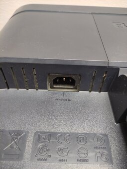 đź–Ą LCD monitor BenQ FP92Wa (model Q9W5) – 19", funkÄŤnĂ, VGA - 8