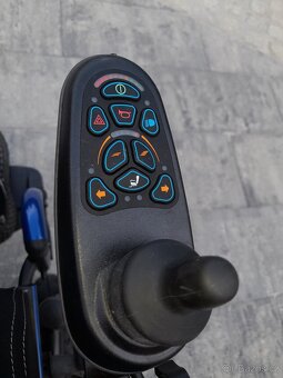 Invalidní vozík elektrický rok stary tak že ještě v zaruce - 8