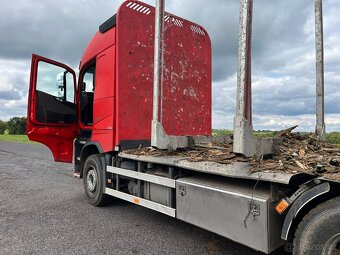 Volvo FH13 540 s hydraulickou rukou pro přepravu dřeva - 8