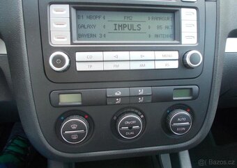 Volkswagen Golf 1,6 75 kw perf. stav benzín manuál 75 kw - 8