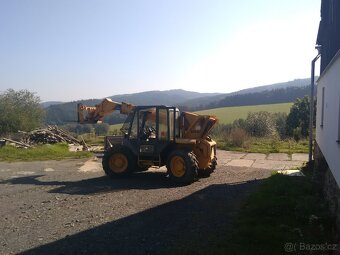 Kulaté balíky sena z luk v CHKO Šumava - 8