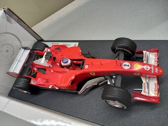F1 FERRARI F2005 2005 RUBENS BARRICHELLO HOTWHEELS 1:18 - 8