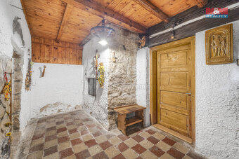 Prodej domu s garáží, 944 m², Machov - 8