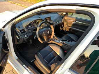 Mercedes C63 AMG 6,2 V8 samosvor - 8