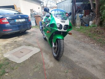 Kawasaki ZX7R ninja - 8