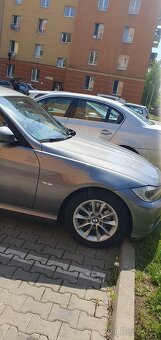 BMW E90 318 D - 8