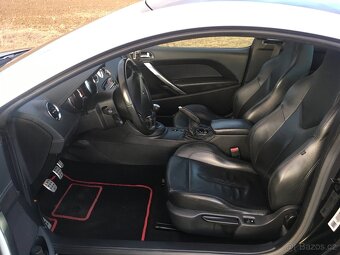 Peugeot RCZ - 8