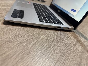 Acer Aspire 3 - 8