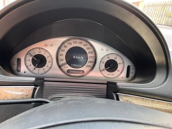 W211 Om648 - 8