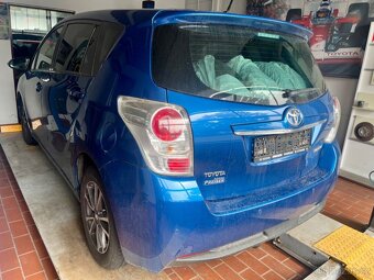 Toyota Verso 1.8i SkyView Edition benzín 108kw - 8