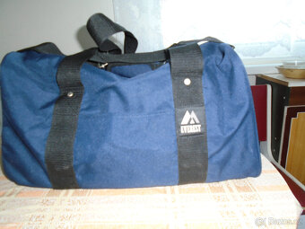 Prodám nový batoh,cestovní tašku,tašku na spisy apod. - 8