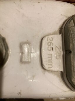 Dívčí a chlapecké lyže Rosignol 93/116/120 Helma a přeskáče - 8