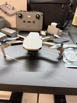 Dron DJI mini 2 Fly More Combo - 8
