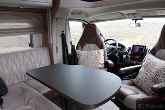 BURSTNER IXEO 710 - 8