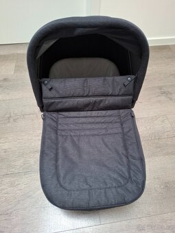Korba ke kocarku Baby Jogger cerna - 8