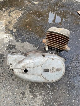 Motor Čz 125 T,B - 8