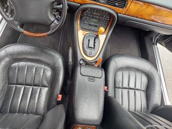 PRODÁM AGUAR XJ, 3.2 V8 EXECUTIVE. r.v. 1999/2000 - 8