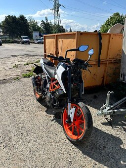 KTM Duke 390 (2018) - poškodená, vhodná na opravu / diely - 8