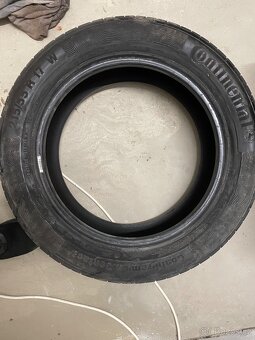 Prodám letní pneu Continental 215/55 r17 - 8