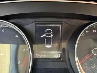 Volkswagen Passat, 2.0TDI 140kw,masáž,tažné,zimní - 8