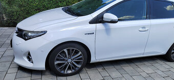 Toyota Auris 1,8 HYBRID, najeto 83.500 km, rok výroby 2013 - 8