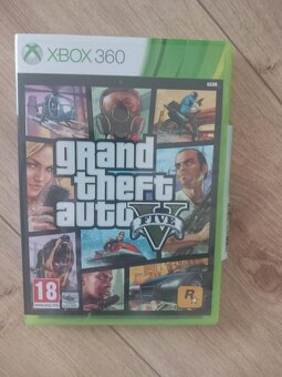 Xbox 360 včetně monitoru a her, a tenisové konzole Lexibook - 8