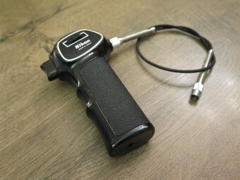 Nikon pistolová rukojeť  PG2 II s kabelem MC-3 Pistol Grip - 8